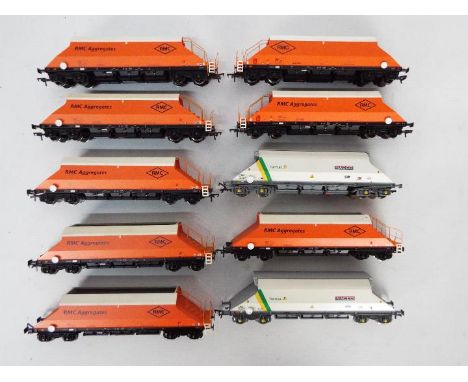 Bachmann - A rake of 10 unboxed Hopper Wagons from Bachmann. Lot includes Bachmann #37328 90 tonne JGA Bogie Closed Hopper Wa