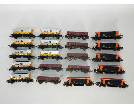 Lima, Hornby - An unboxed rake of 20 OO gauge goods wagons. Lot includes Lima #305699 YGB 'Seacow' ballast hopper 'DB982878' 