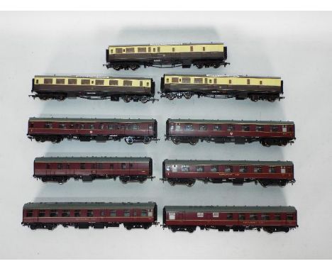 Bachmann, Airfix - A rake of nine unboxed OO gauge passenger coaches mainly by Bachmann. Lot includes Bachmann #39151 1st Cla