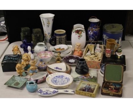 CERAMICS - an eclectic mix of ceramics to include 3 Pendelfin figurines - Rocky, Barney and The Thumper (one box), a Jasperwa