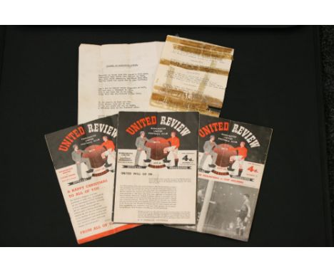 MANCHESTER UNITED - 3 Manchester United programmes from the 1957/58 season to include a programme dated 19/02/1958 from the M
