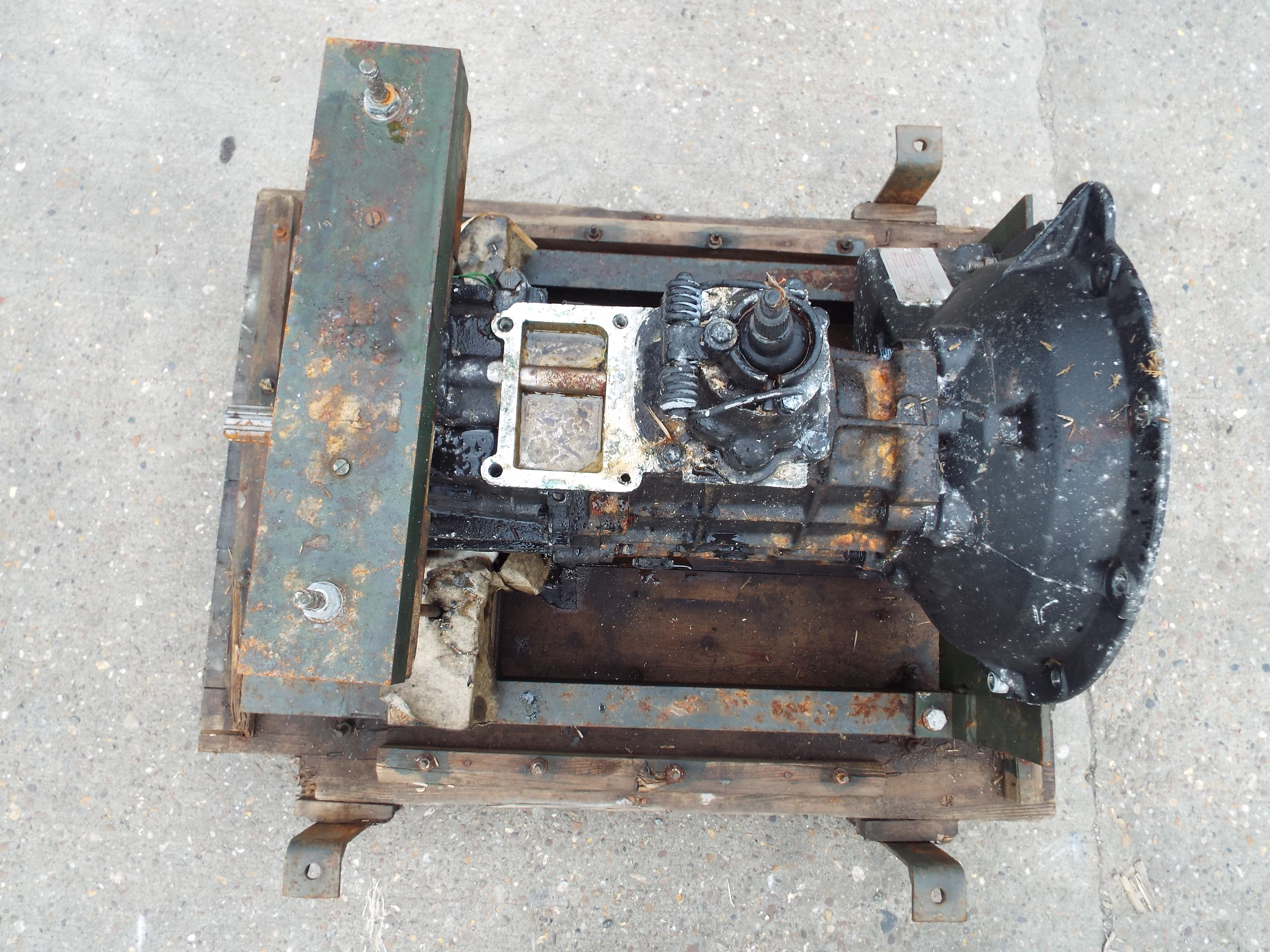 You are bidding on an Land Rover R380 Gearbox. It is direct from the UK