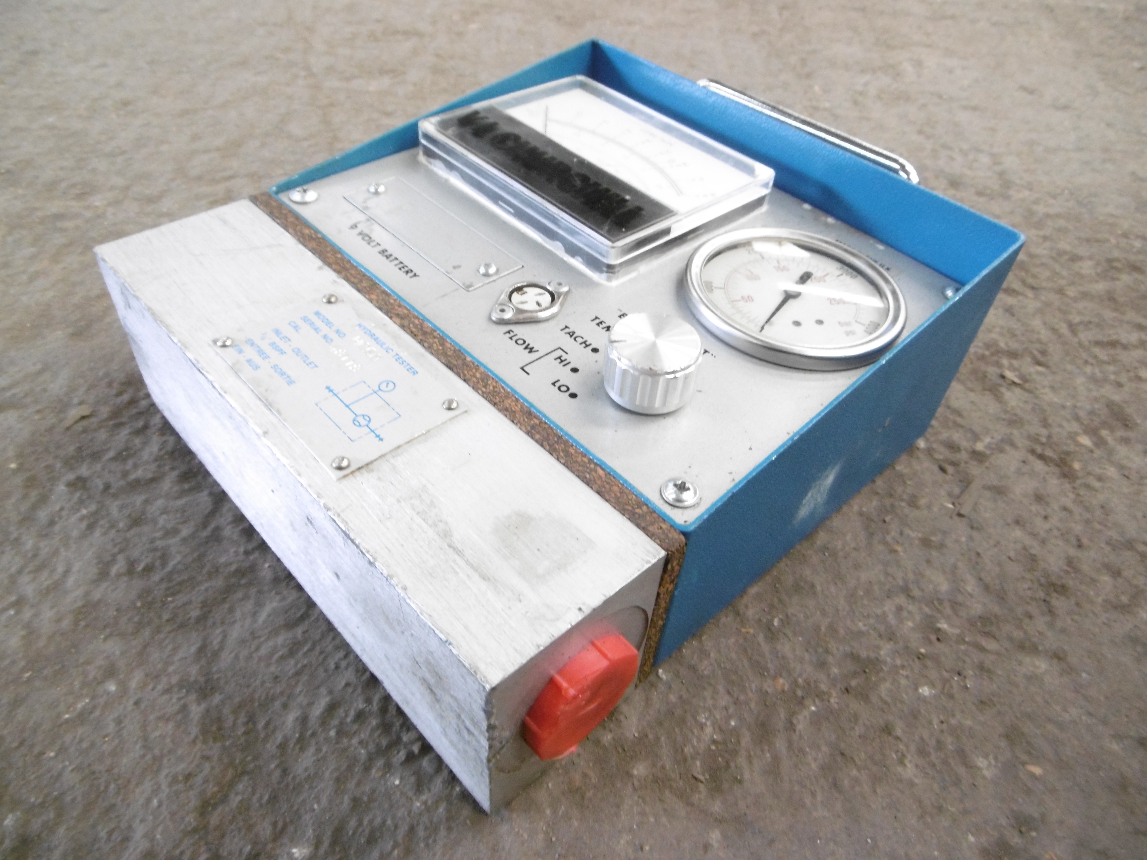 You are bidding on a ster Hydratest HC50 Hydraulic Test Kit. It is