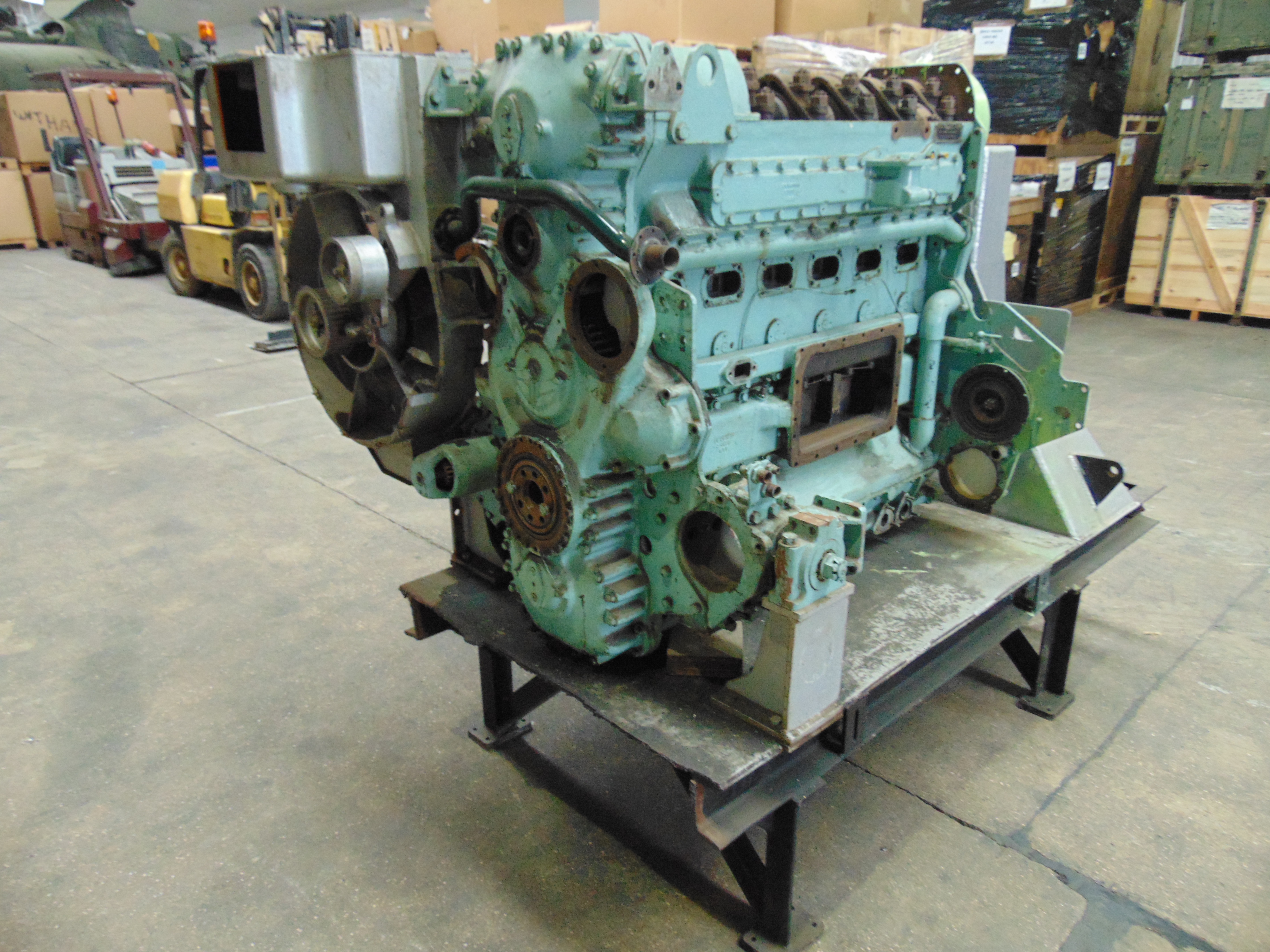 You are bidding for a Leyland L60 750 HP Chieftain Tank Engine direct ...