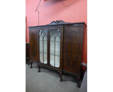 An Edward VII Chippendale Revival mahogany four door breakfront side cabinet, 146cms h, 153cms w, 42cms d 