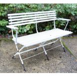 Biergarten- Gartenbank Weiss mit Armlehnen
