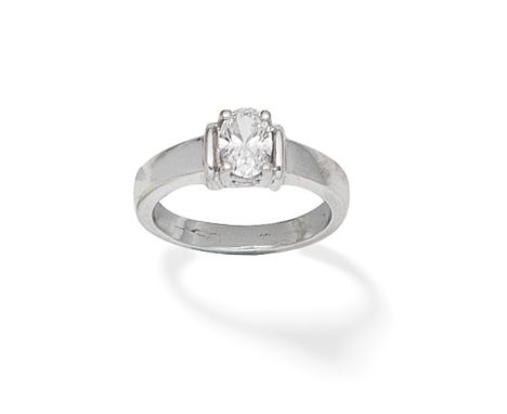 DIAMOND SINGLE-STONE RINGSet with an oval-cut diamond,  diamond approx. 0.70ct, ring size approx. KFor further information on