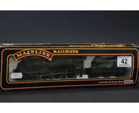 Boxed OO gauge Mainline Railways 37066 4-6-0 7P Rebuilt Patriot Class Locomotive BR Green engine with tender, box missing end