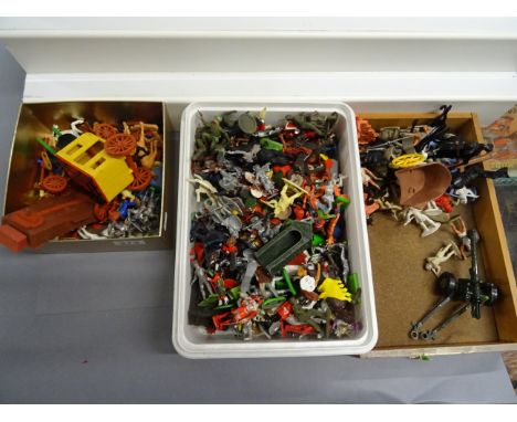 Collection of mixed vintage plastic figures and soldiers to include Timpo and Britains Cowboys & Indians, Knights etc