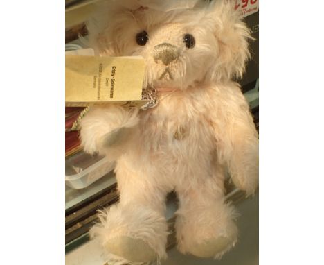 Limited edition no 505 Susan R Geary blush teddy bear H: 15 cm 