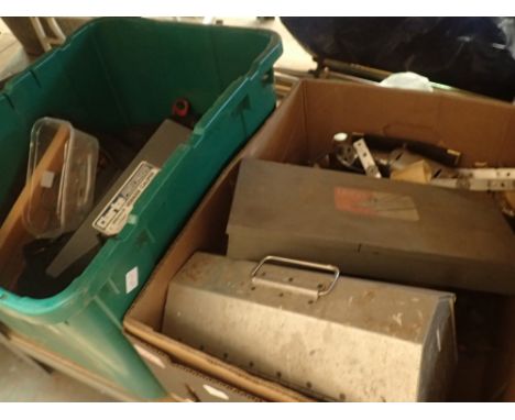 Box of mixed tools 