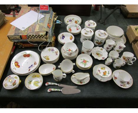 Large collection of Royal Worcester Evesham pattern