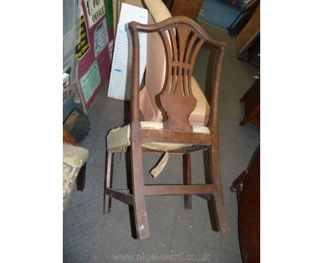 A good Georgian design Dining Chair with curved and pierced backrest, moulded front legs, 'H' stretcher and distressed tapest