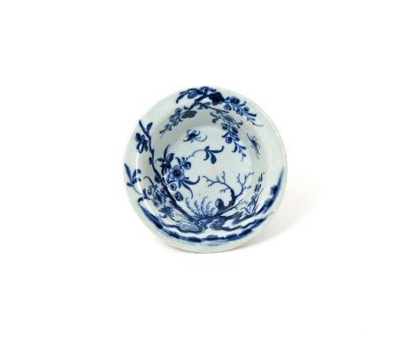A Worcester blue and white patty pan  c.1760-62, the flared sides and flattened rim painted with the Prunus Root pattern, ope