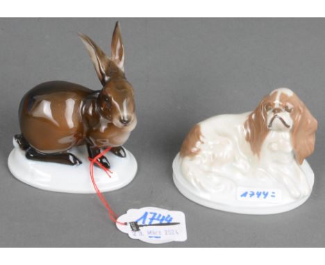 Hase und Pekinese. Rosenthal 20. Jh. Porzellan, naturalistisch modelliert und staffiert; am Boden grüne Stempelmarke, Modelln