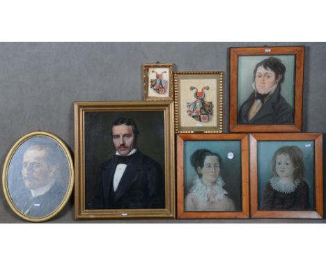 Deutscher Maler des 19. Jhs. Fünf Porträts der Familie des Küfermeisters Ludwig Hefft und Wappen; verso beschriftet: „Gemalt 