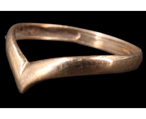 A 9ct gold wishbone ring, S, 1.5 g