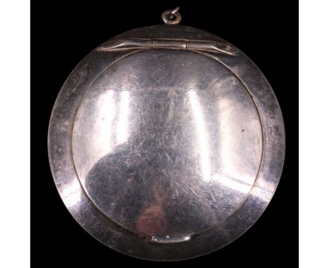 A vintage white-metal fob powder compact, the interior gilt, second quarter 20th Century, 5.5 cm diameter, 40 g