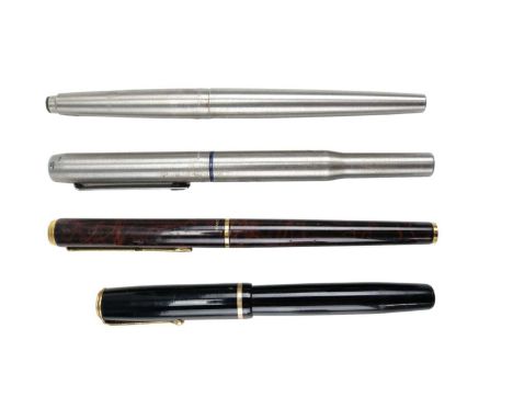 Four vintage Parker fountain pens including a Moderne, etc