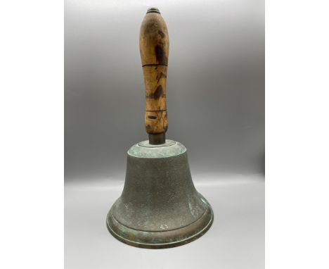 Vintage 1940`s handbell