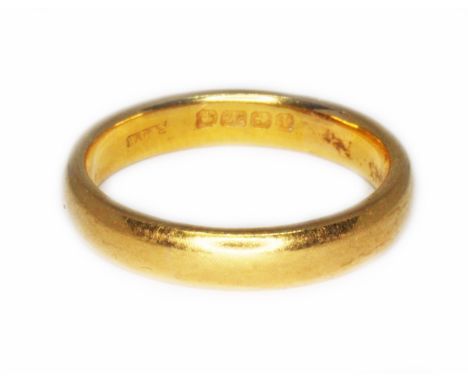 A 1930s 22ct gold wedding band, sponsor ''W.C&amp;S', Birmingham 1935, wt. 7.3g, size Q.  Condition - good, general wear only