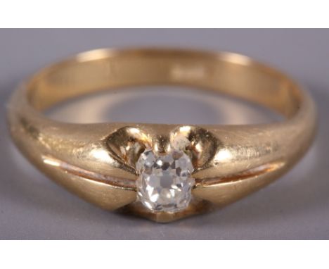 An 18ct gold signet ring set single old cut diamond, 5g, size P