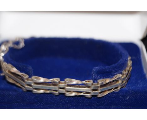 Silver gate bracelet 