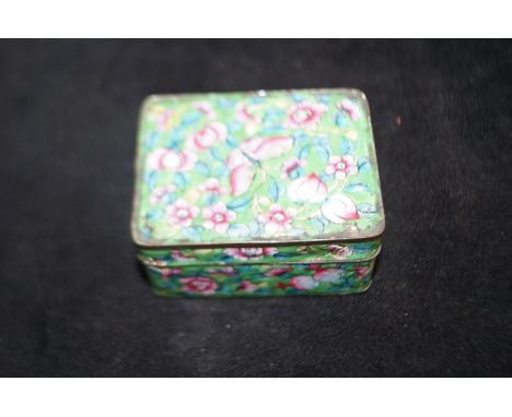 Oriental enamel box early 20th century, some enamel loss to side of lid