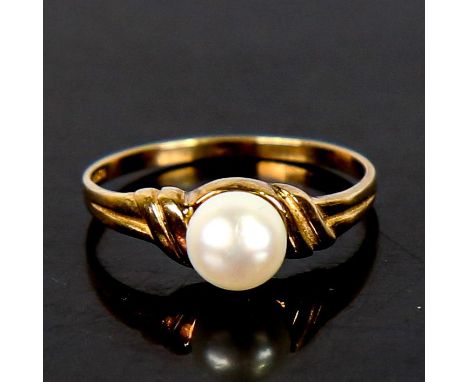 A late 20th century 9ct gold cultured pearl dress ring, setting height 6.5mm, size O, 1.7gNo damage or repairs, setting sligh