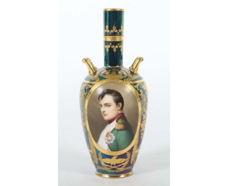 Prunkvase in Alt-Wiener ArtConrad Schomburg &amp; Co., Berlin / Dresden, 1. H. 20. Jh., Porzellan, glasiert, mit sehr feiner 