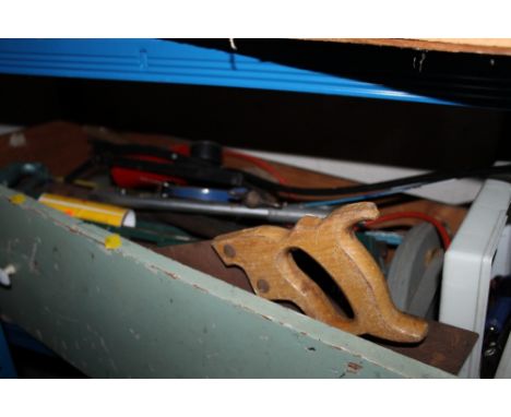 A SELECTION OF HAND TOOLS TO INC A FOOT PUMP