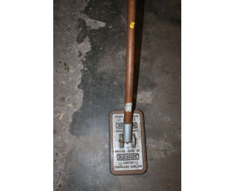 A VINTAGE RONUK FLOOR POLISHING BRUSH