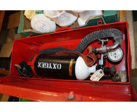 A VINTAGE SIEBE GORMAN RESUSCITATOR