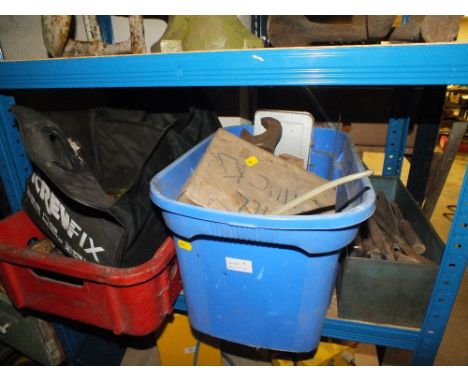 A QUANTITY OF HAND TOOLS