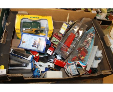 A TRAY OF TOY CARS ETC TO INC CORGI SILVER JUBILEE COACH