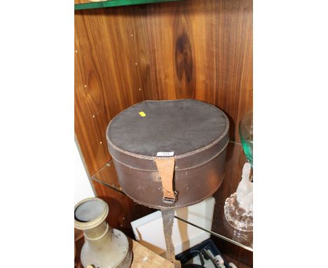 A VINTAGE LEATHER HAT BOX