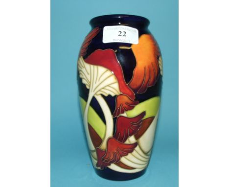 A Moorcroft pottery Parasol Dance pattern vase, dated 2005, 19 cm high Condition report Report by NG

No visible damage or re