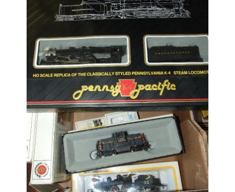 A Bachmann Spectrum H0/00 gauge Pennsylvania K-4 train set, 14-0840-14, boxed, and other similar engines, coaches and rolling