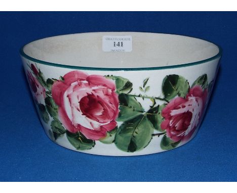 A Wemyss pottery bowl, decorated cabbage roses, 21.5 cm diameter