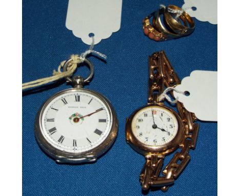 A lady's 9ct gold wristwatch, a lady's silver fob watch, with enamel dial, a 9ct gold signet ring, approx. 2.2 g, and two oth