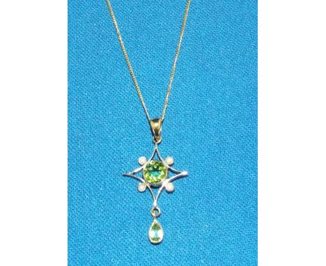 A 9ct gold, peridot and pearl necklace