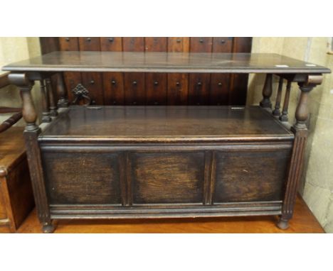 An oak monks bench, 107 cm wide