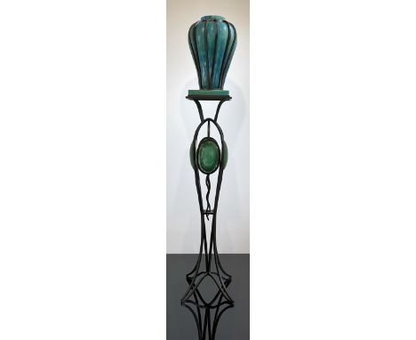 Dubreuil, Andre (1951 Lyon – Saint-Michel 2022) Limitierte Säule mit Vase aus der Serie "Shanghai". In Form geblasenes, grüne