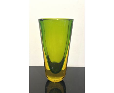 Poli, Flavio (1900 Chioggia - Venedig 1984) Große Vase "Sommerso verde giallo". Überfanglas, farblos, grün und gelb. Boden si