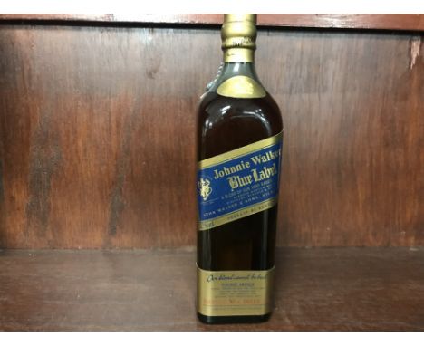 JOHNNIE WALKER BLUE LABEL Blended Scotch Whisky 75cl, 43% volume.