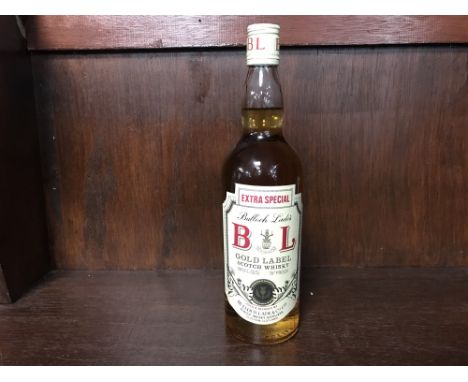 BULLOCH LADES GOLD LABEL Blended Scotch Whisky 26 2/3 fl.oz, 70° proof.