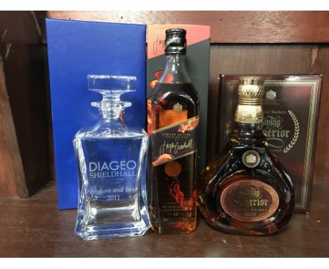 JOHNNIE WALKER BLACK LABEL AGED 12 YEARS JASPER GOODALL EDITION Blended Scotch Whisky 70cl, 40% volume, in box. SWING SUPERIO