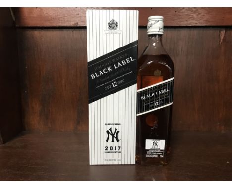 JOHNNIE WALKER BLACK LABEL AGED 12 YEARS NEW YORK YANKEES EDITION Blended Scotch Whisky 750ml, 40% volume, in carton.