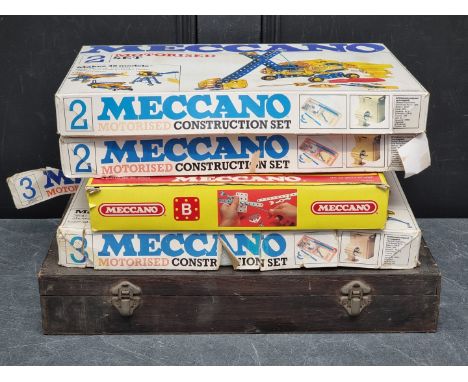 Meccano: 4&nbsp;boxes of Meccano, comprising: Set B; Set 2 (x2); Set 3; and a wooden box containing vintage parts for Set 3. 