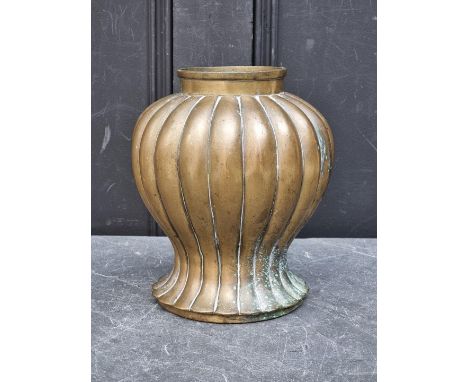 An Eastern bronze vase, 21.5cm high.